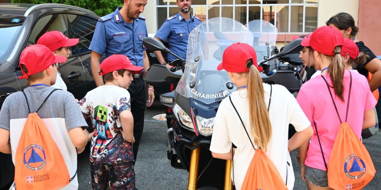“Anch’io sono la Protezione Civile”: i giovani del campo scuola in visita ai Carabinieri di Alessandria