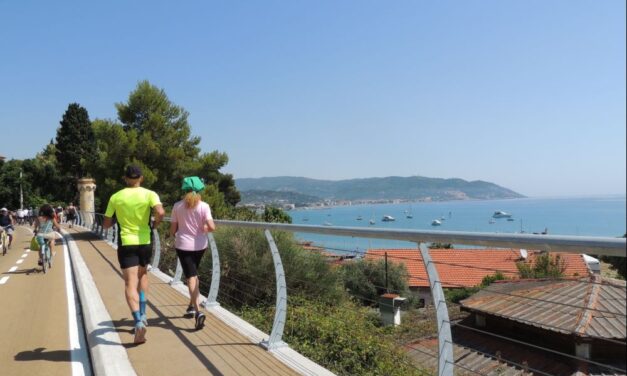 Pista ciclabile a Diano Marina, nuovi arredi urbani: avanti con il piano per il turismo destagionalizzato
