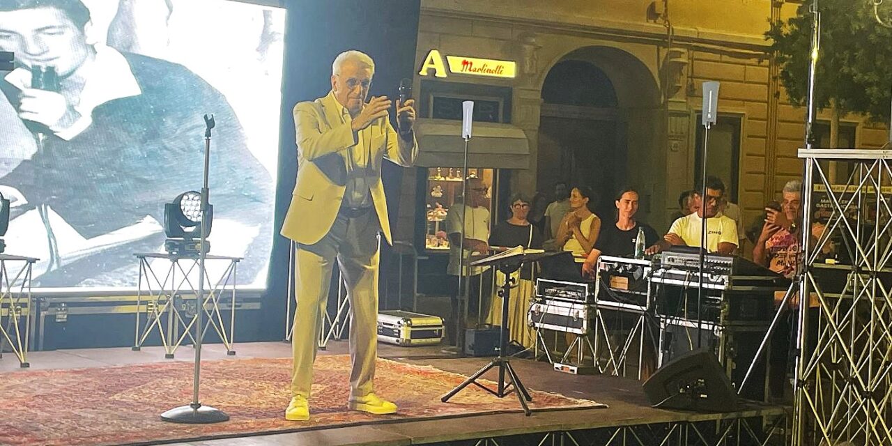 A Diano Marina le immagini di una piazza gremita che applaude Michele. Questa sera l’EMD Festival con i Solid Rockers