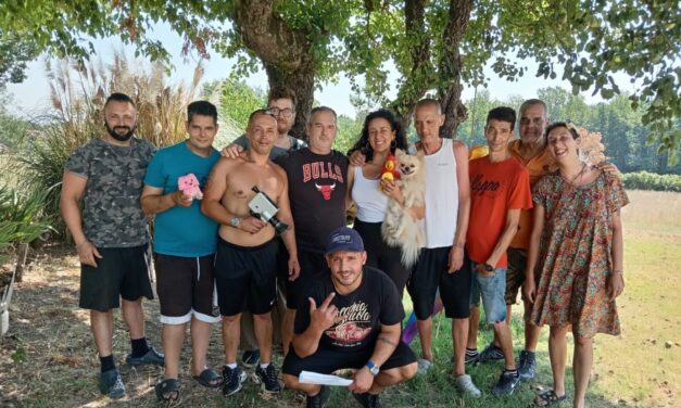 “Esemplari fuori produzione”: al Teatro Sociale di Valenza in scena la Comunità “Al Rangone”