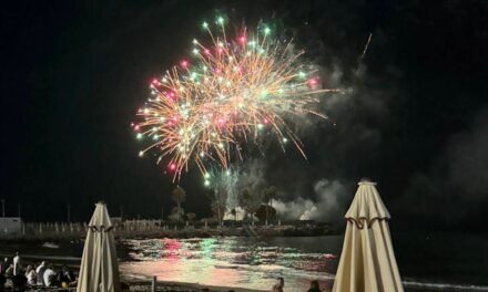 La solennità del Carmine a Diano Marina: quattro giorni tra celebrazioni solenni, piatti tipici e lo spettacolo pirotecnico sul mare
