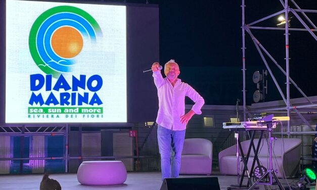 Stasera il Molo delle Tartarughe a Diano Marina  diventa una discoteca a cielo aperto con Gianni Rossi