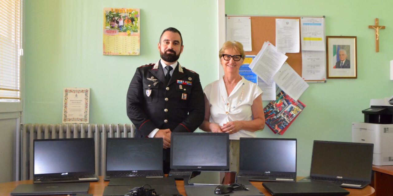 Furto di computer alla scuola N. Sauro di Imperia: Carabinieri denunciano due persone e recuperano la refurtiva