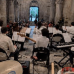 La Piccola Orchestra e Coro San Giorgio in concerto a San Bartolomeo al mare: 25 giovani talenti sul palco