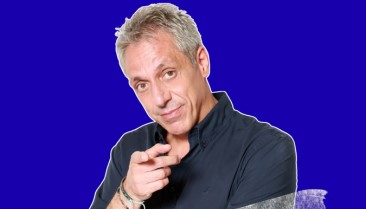 “Diano Comic Show” al Molo delle Tartarughe: stasera risate assicurate con la comicità di Max Pisu