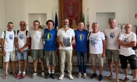 Ciclismo e sicurezza stradale: Tortona abbraccia il Giro di Scarpa nel nome del Campionissimo