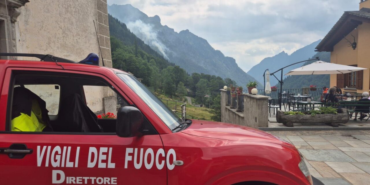 Emergenza incendi nel Vercellese: anche i Vigili del Fuoco di Tortona in prima linea contro le fiamme
