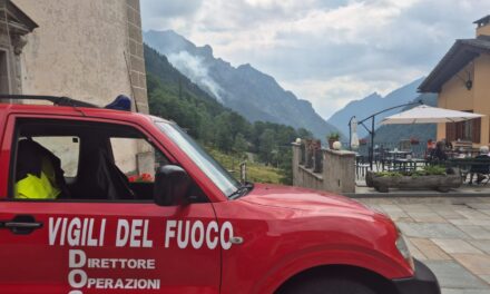 Emergenza incendi nel Vercellese: anche i Vigili del Fuoco di Tortona in prima linea contro le fiamme