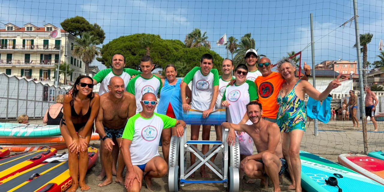 Diano Marina, spiagge accessibili e un mare senza barriere: inaugurata la nuova carrozzina anfibia