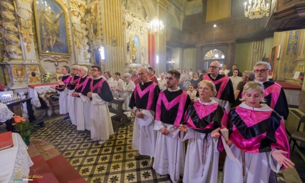 Tortona celebra San Rocco: grande partecipazione per la vestizione del nuovo Priore della Misericordia