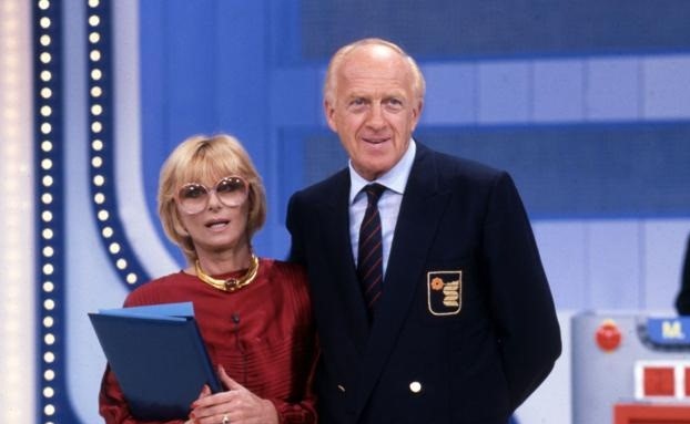 “Giardini Sandra Mondaini e Raimondo Vianello”: Diano Marina dedica un’area verde alla storica coppia che faceva le ferie qui