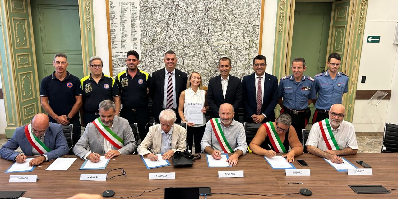 Protezione Civile, sei Comuni dell’Alessandrino fanno rete: firmato in Prefettura il protocollo d’intesa