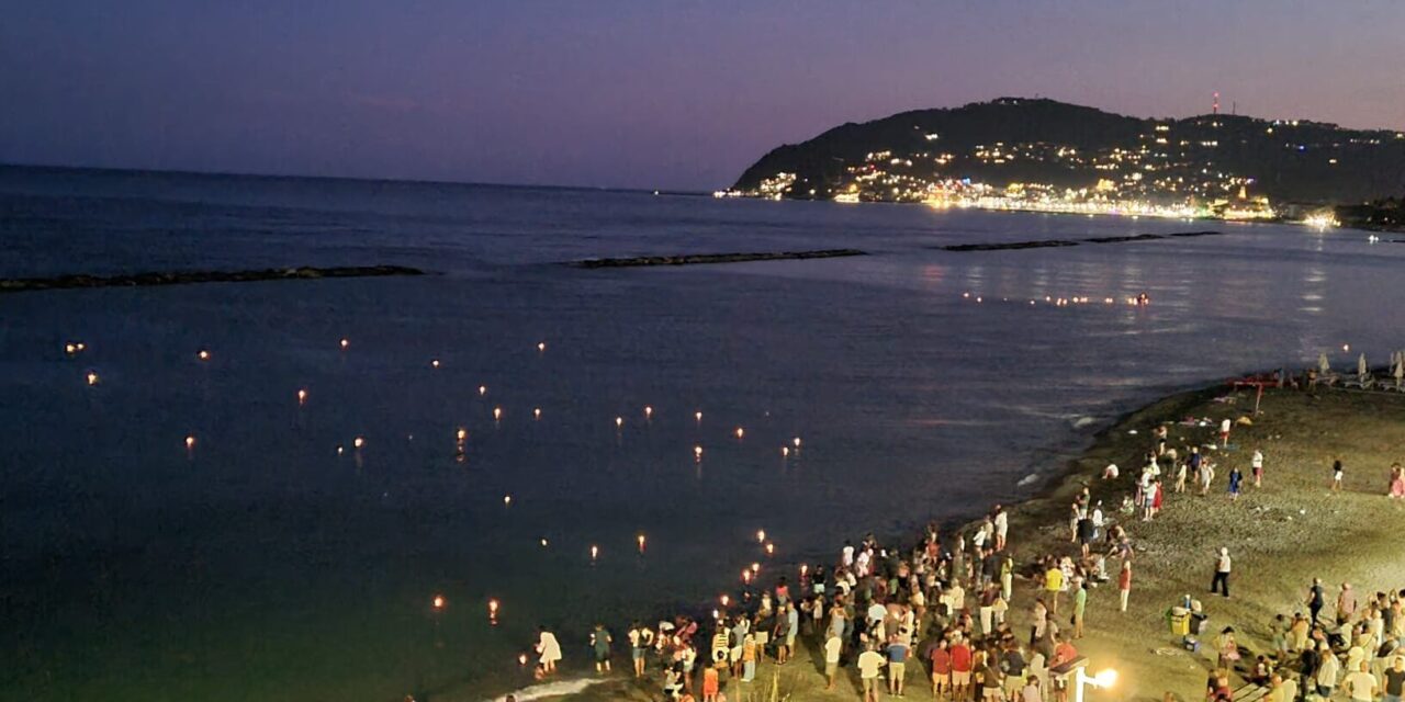 Musica, sapori e la suggestiva “Notte dei lumini”: nel Golfo Dianese scatta la Festa Patronale