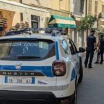 Troppi automobilisti stranieri indisciplinati a Diano Marina: il Comune li insegue all’estero per fargli pagare le multe
