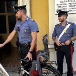Bici elettrica rubata in piazza Dante a Imperia: ladro incastrato e denunciato dai Carabinieri