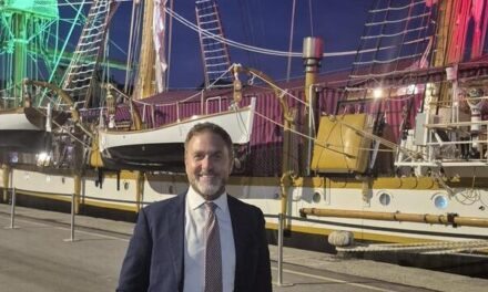 Il fascino della storica nave Palinuro incanta Imperia. L’assessore Piana: “Simbolo del nostro profondo legame con il mare”