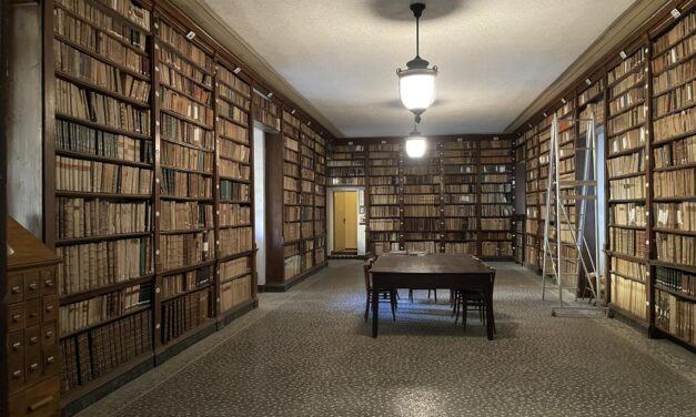 Viaggio nei tesori segreti del Museo Diocesano di Tortona: aperta la storica biblioteca. Domani si replica