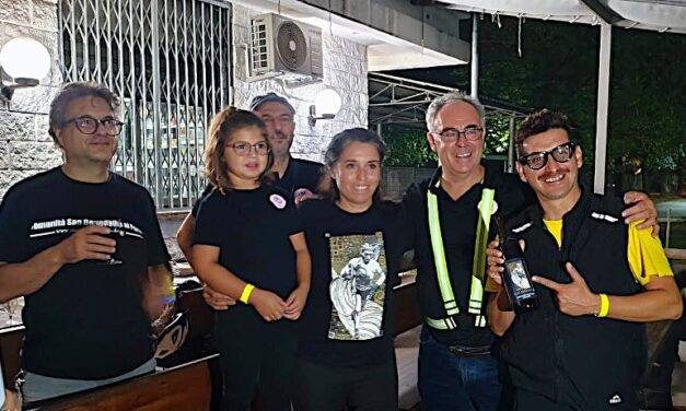 Tortona tanta gente alla Pedalata Notturna per Ciclisti Lenti: una terza edizione nel segno della partecipazione, dell’inclusione e dell’originalità