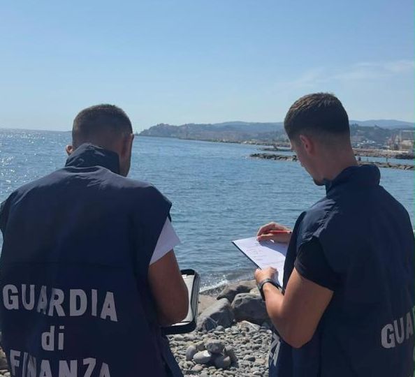 Stretta della Guardia di Finanza di Imperia: scoperti 22 lavoratori in nero e 222 violazioni