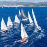 Vele d’Epoca a Imperia: spettacolo sotto costa e grande festa per i 70 anni di “Artica II”