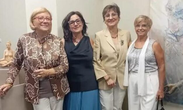 Pontecurone celebra la bellezza dell’arte: inaugurata la mostra “Materia e Movimento” con Manuela Serra e Lorena Lavezzo