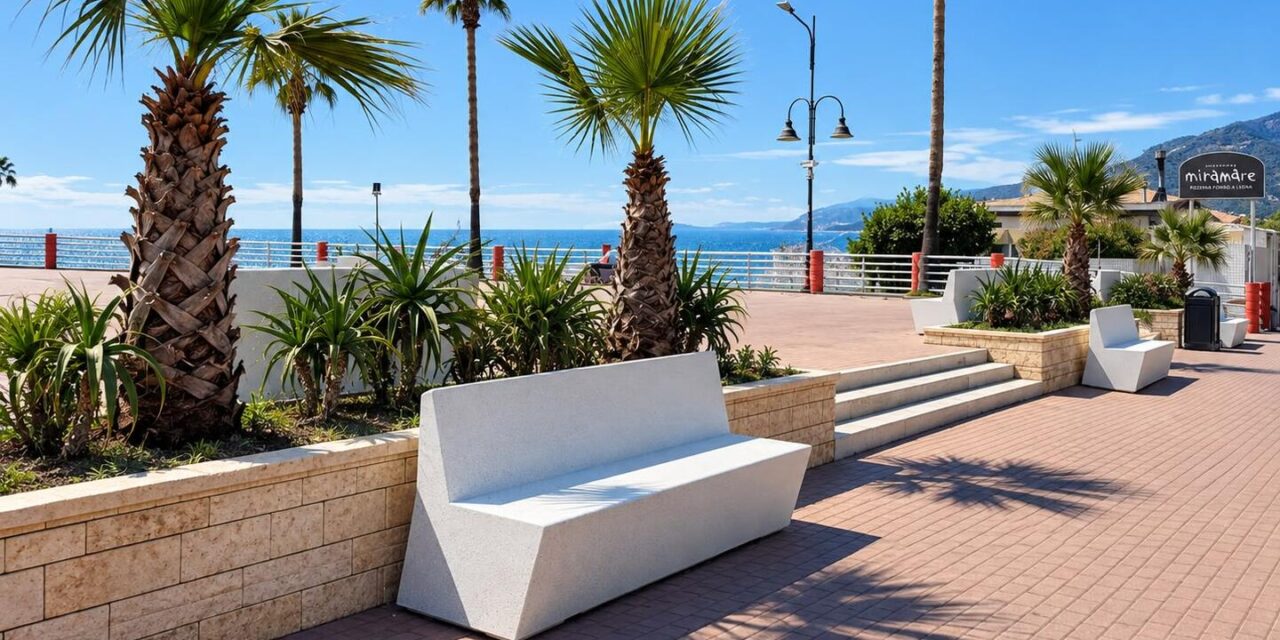 Restyling storico per il lungomare di Ventimiglia: iniziata la posa delle nuove sedute. L’appello del Comune: “Rispettate i beni pubblici”