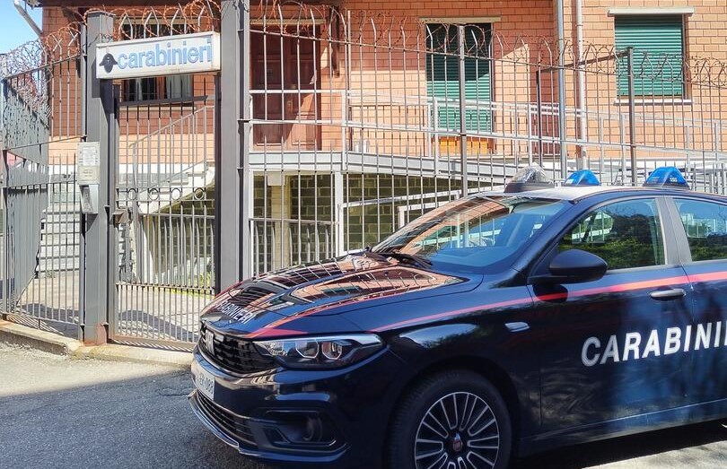 Superalcolici di pregio rubati al supermercato: blitz dei Carabinieri a Serravalle Scrivia, un arresto e una denuncia