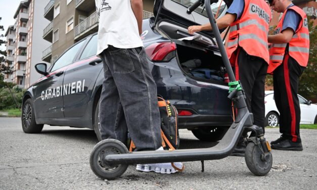 Monopattini elettrici nel mirino ad Alessandria: raffica di sanzioni nei controlli dei Carabinieri tra centro e Cristo
