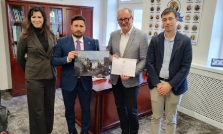 L’eccellenza museale tortonese fa tappa in Polonia: prosegue il patto istituzionale e artistico con Zduńska Wola