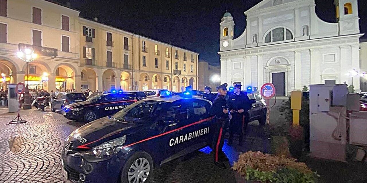 Movida sotto controllo a Tortona: presidio straordinario dei Carabinieri per tutelare cittadini e locali specie in piazza Duomo