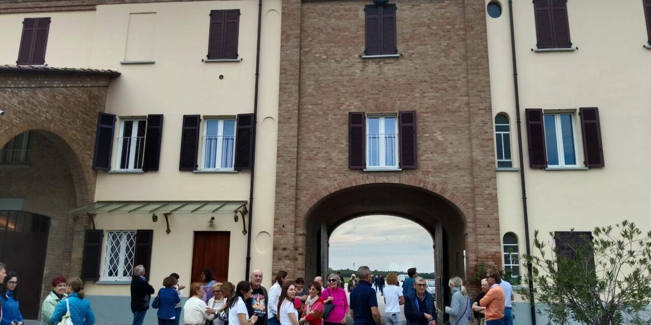 Viaggio nella storia contadina a Pontecurone: grande successo per “Cascine aperte” tra corti e dimore secolari