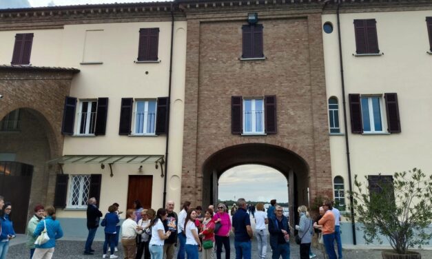 Viaggio nella storia contadina a Pontecurone: grande successo per “Cascine aperte” tra corti e dimore secolari