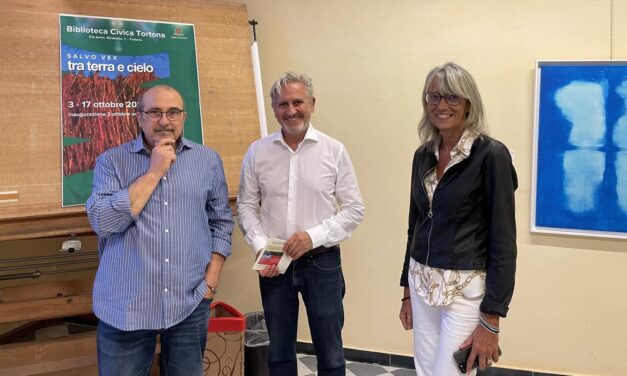 “Tra terra e cielo”: inaugurata a Tortona la mostra di Salvo Vex con oltre 40 opere alla Biblioteca Civica